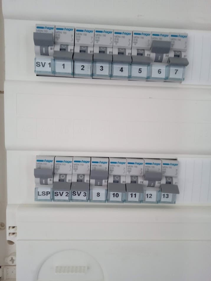 Rekonstrukce elektroinstalace — ukázka realizace v Praze